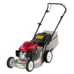 Masina de tuns gazon HONDA HRG415 are productivitate de 600 mp si se porneste la sfoara si sac de 50l
